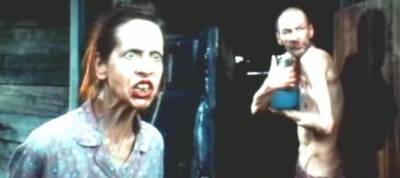 Loučení s rodiči (záběr z filmu Lesk) Loučení s rodiči (záběr z filmu Lesk)