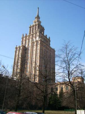 sovětská architektura v Rize (Lotyšská akademie věd) - Zdroj: Wikipedia